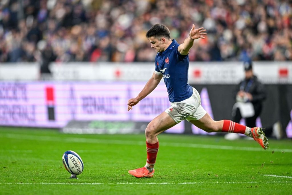 jucator de rugby inaintea unui sut