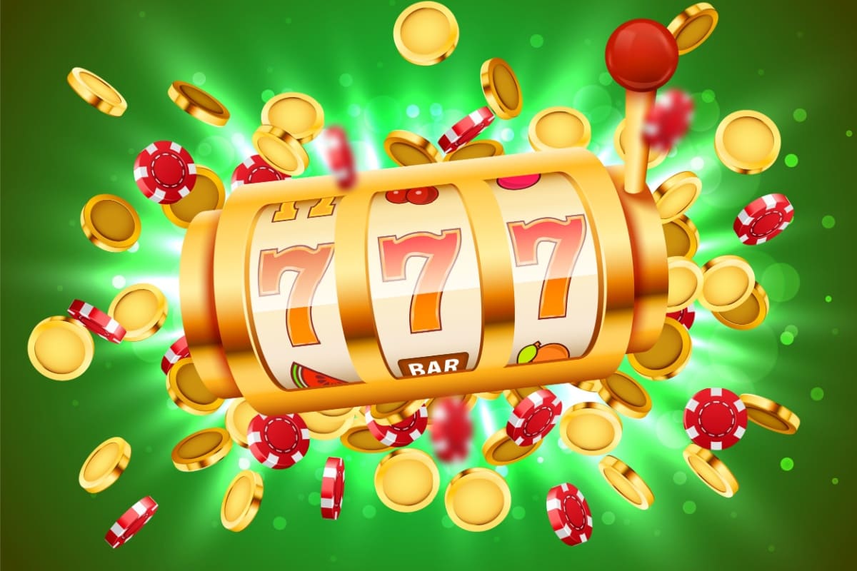 slot cu trei role, fructe, septari si potcoave, alaturi de multe jetoane de cazino aurii si rosii