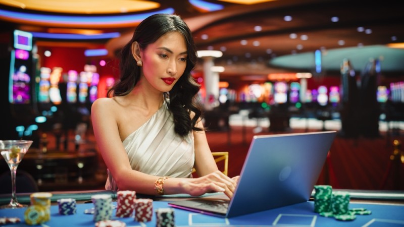 jucatoare de casino live pe laptop