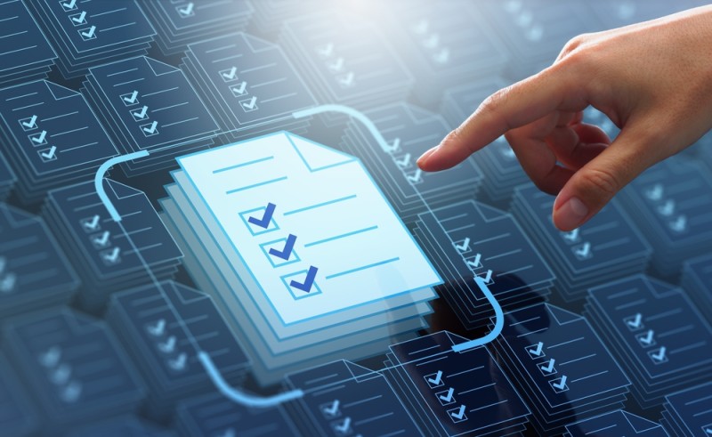 regulile unui joc online pe ecranul unui calculator